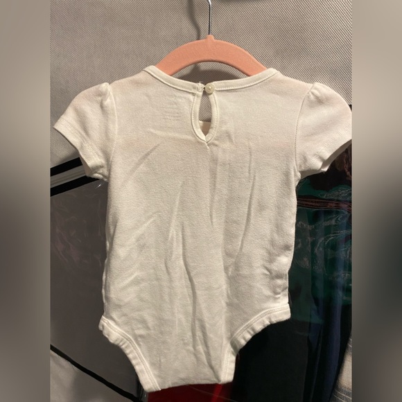 Carter’s Infant Girls Watermelon Bodysuit and Shorts Set, size 6 months. - Picture 3 of 6